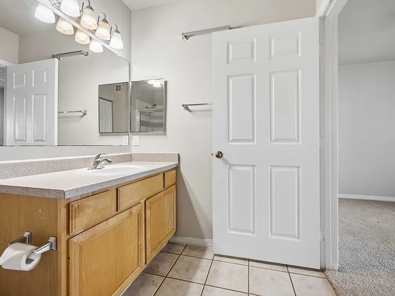1025 Villagio Cir #208 — Photo 25