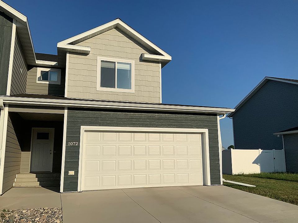 1st image of 1072 Thames Ct