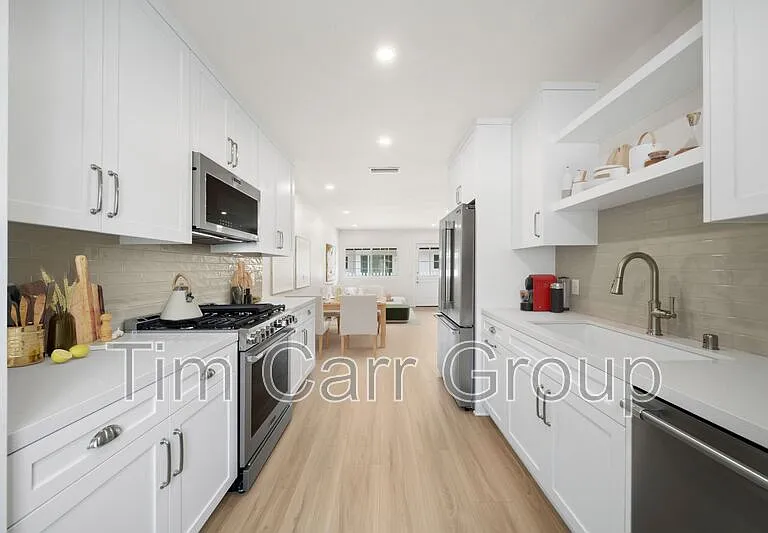 1801 Clay St — Photo 2