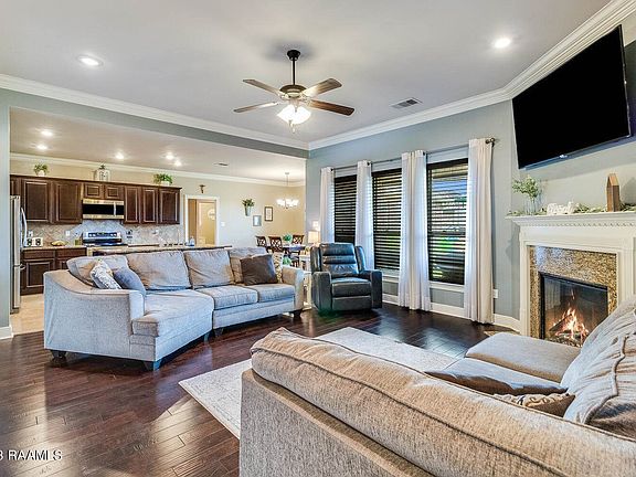 3rd image of 125 Village View Dr