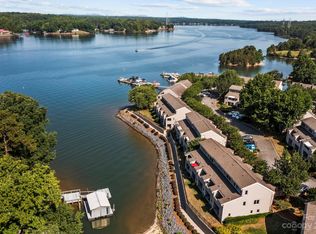 14017 Queens Harbor Rd, Charlotte, NC 28278