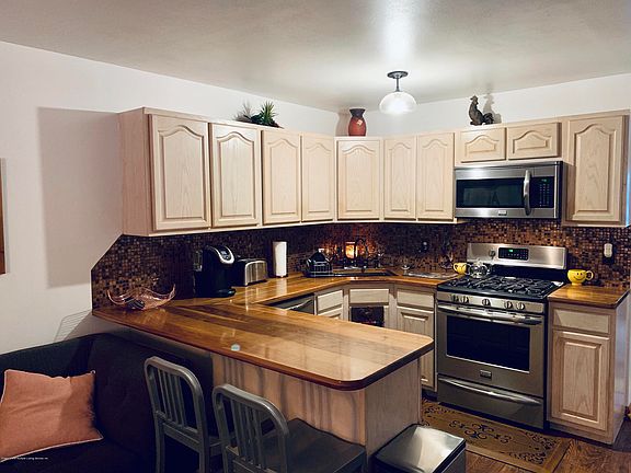 4th image of 28 Kenilworth Ave