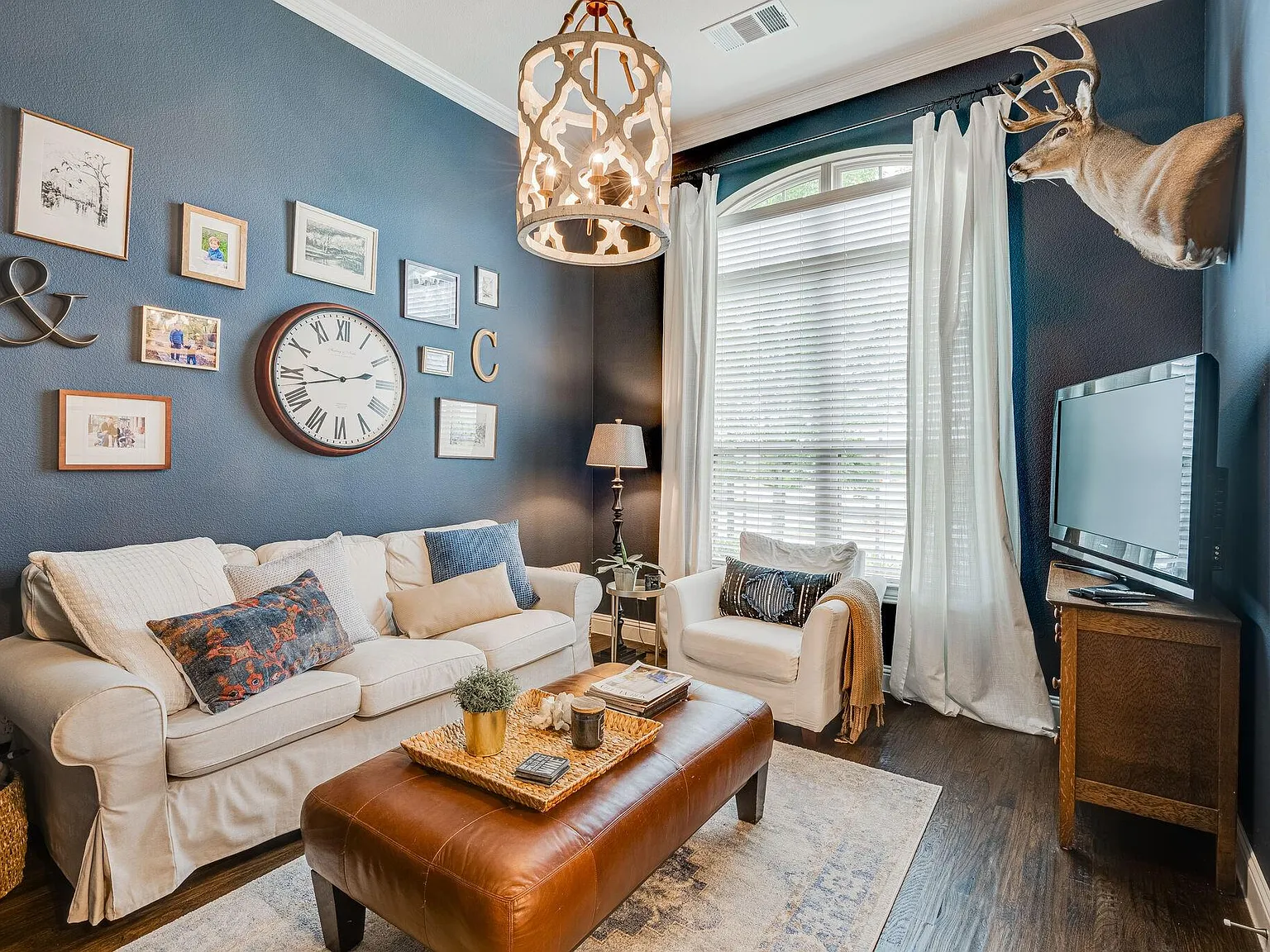 4 bed, 2837 sqft, $4,000 — Photo 4
