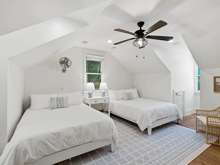 2424 Middle St — Photo 39