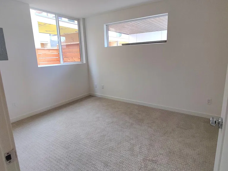 Bedroom (1st floor)