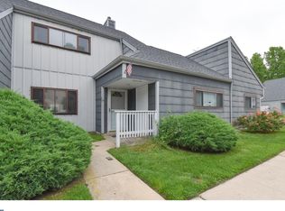 14 Dover Dr, Lindenwold, NJ 08021