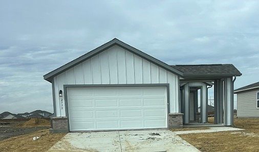 1st image of 2775 Kyle Dr
