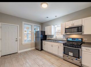 3043 W 40th Pl #2R, Chicago, IL 60632