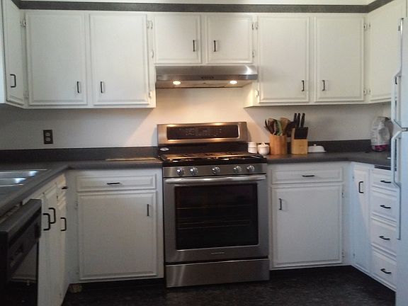 2nd image of 288 NE Ernst St