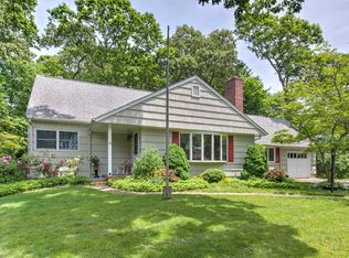 12 Wayne Ct, Westhampton, NY
