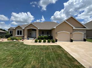 7518 SW Ambassador Pl, Topeka, KS 66610