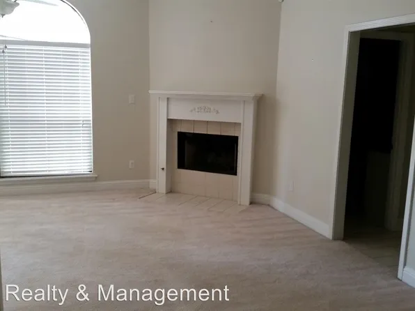 3284 Eastwood Dr, Shreveport, LA 71105