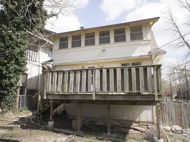 4146 Charlotte St — Photo 18