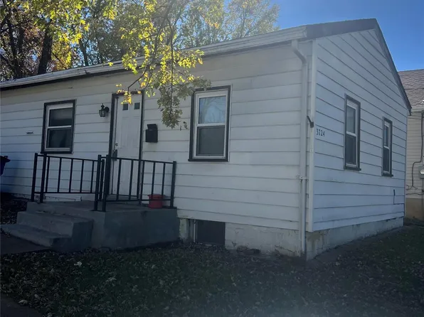 3724 Adie Rd, Saint Ann, MO 63074