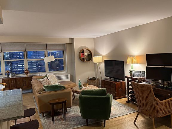 3rd image of 310 Greenwich St APT 32E