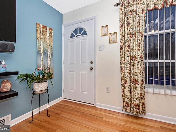 3rd image of 11117 Mountain View Cir