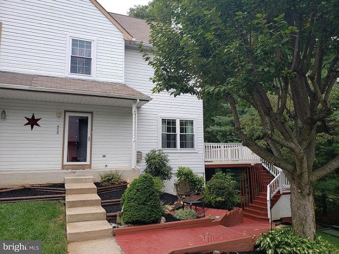 1st image of 450 Darby Ln