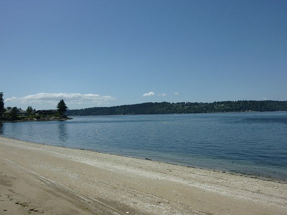 5th image of 6601 Beach Dr E