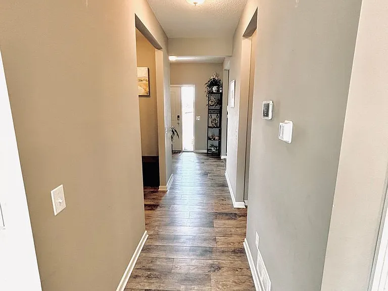 1533 Linwood Cir — Photo 16