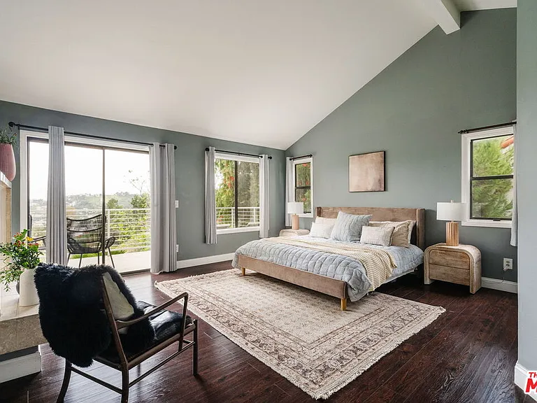 728 Montecito Dr — Photo 15
