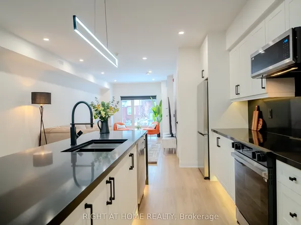 55 Innes Ave #2, Toronto, ON M6E 1N1