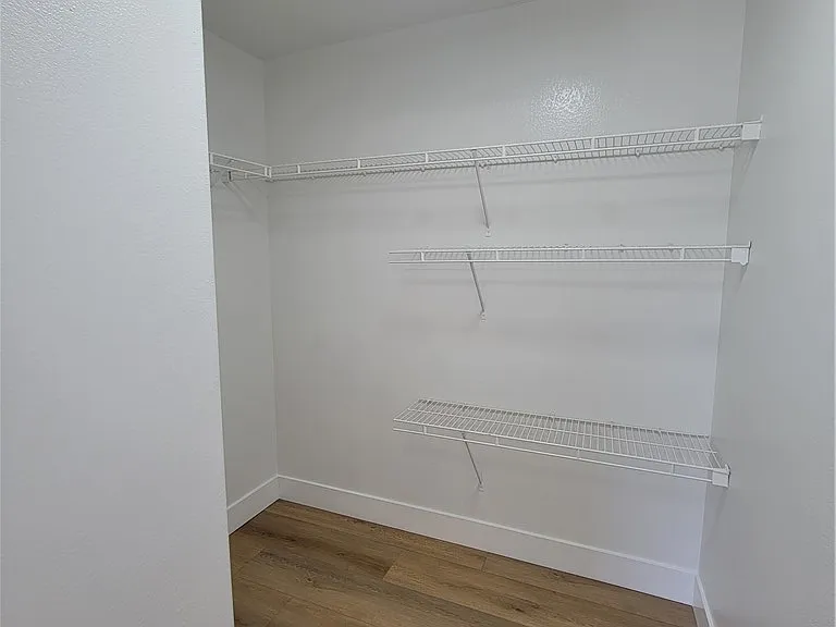 1476 Morning Crescent St — Photo 28