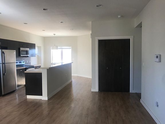 4th image of 2122 Lead Ave SE