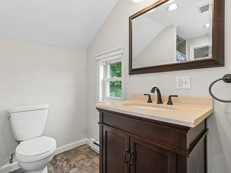2037 Brown St — Photo 18