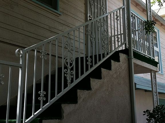 2nd image of 233 N Cordova St #B