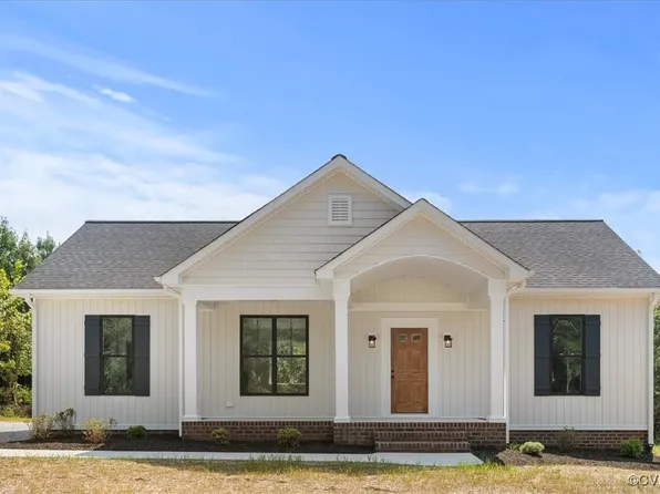 3 Lewiston Plank Rd, Burkeville, VA 23922