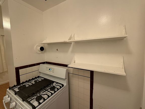 3rd image of 1175 Kirkham St APT 6