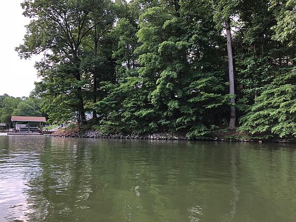 Great location for boat lift