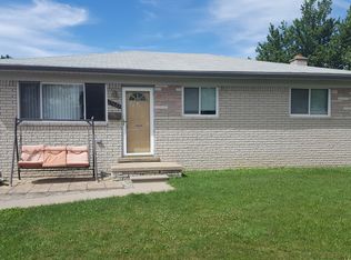 15633 Common Rd, Roseville, MI 48066