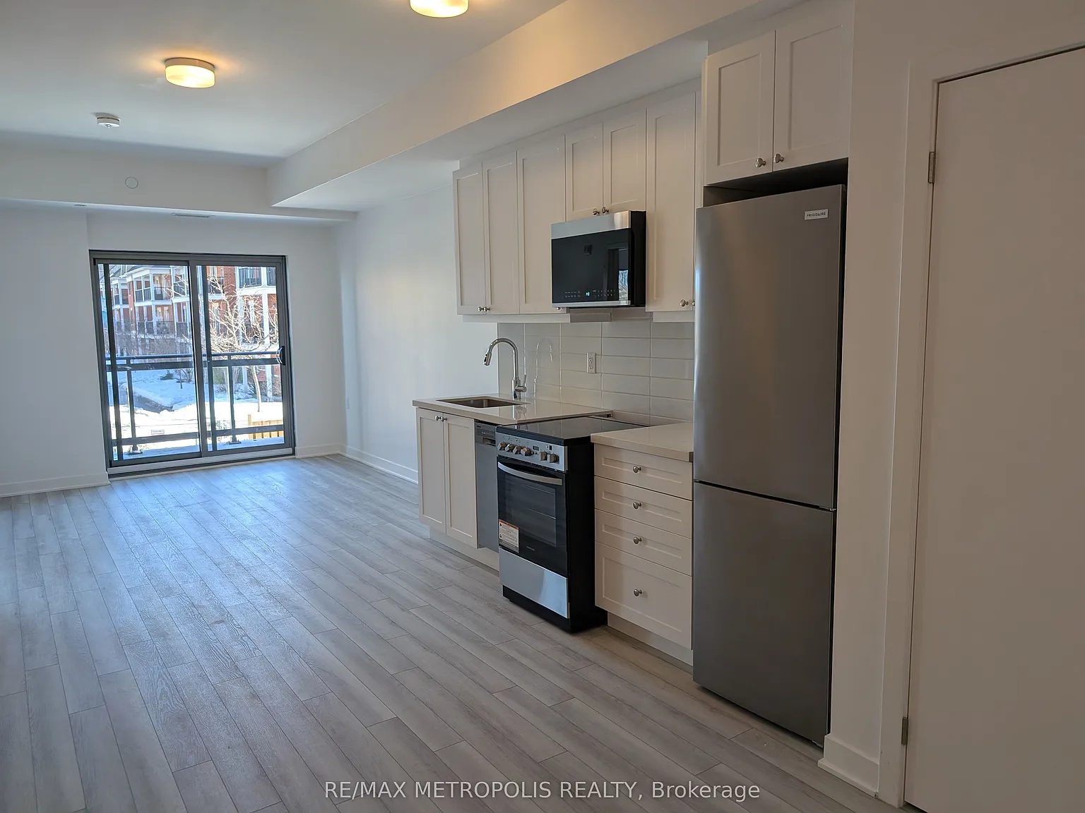 2 bed, $2,100 — Photo 4