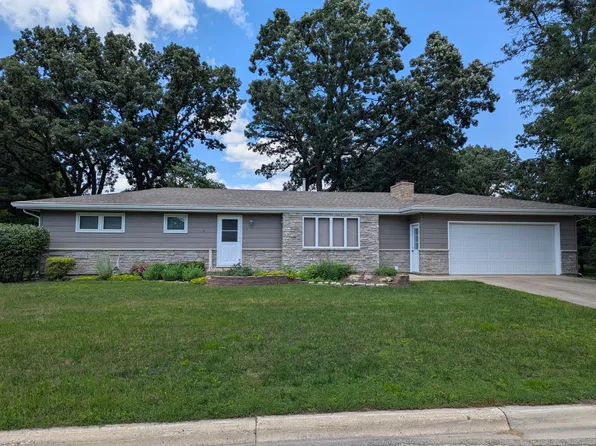 417 Ridge Rd, Albert Lea, MN 56007