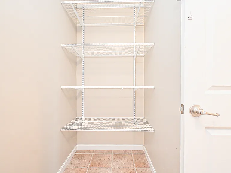 8453 Forest Valley Dr — Photo 49
