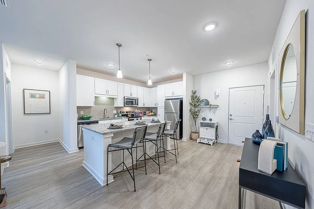 Avion Apartments — Photo 2