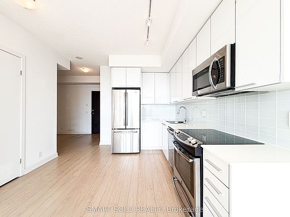 5th image of 10 Park Lawn Rd #3002