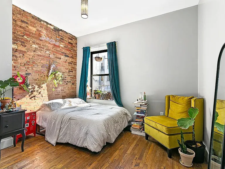 40 Granite St #2R — Photo 5
