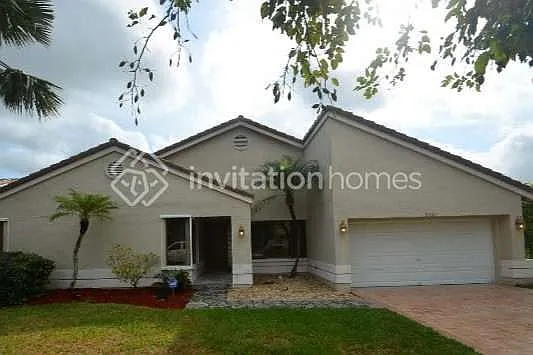5021 NW 64th Dr Coral Springs, FL 33067 — Photo 1