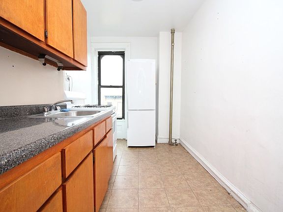 4th image of 118 Quincy St APT D1