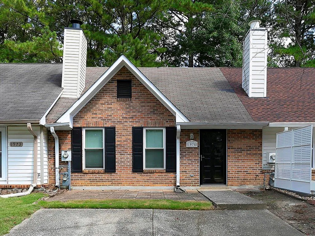 2 bed, 2.5 bath, 1419 sqft, $1,795 — Photo 2