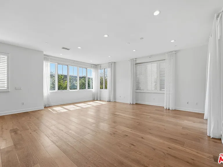 13079 Bluff Creek Dr — Photo 11