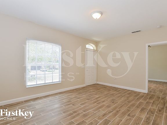 2nd image of 805 Cheriton St
