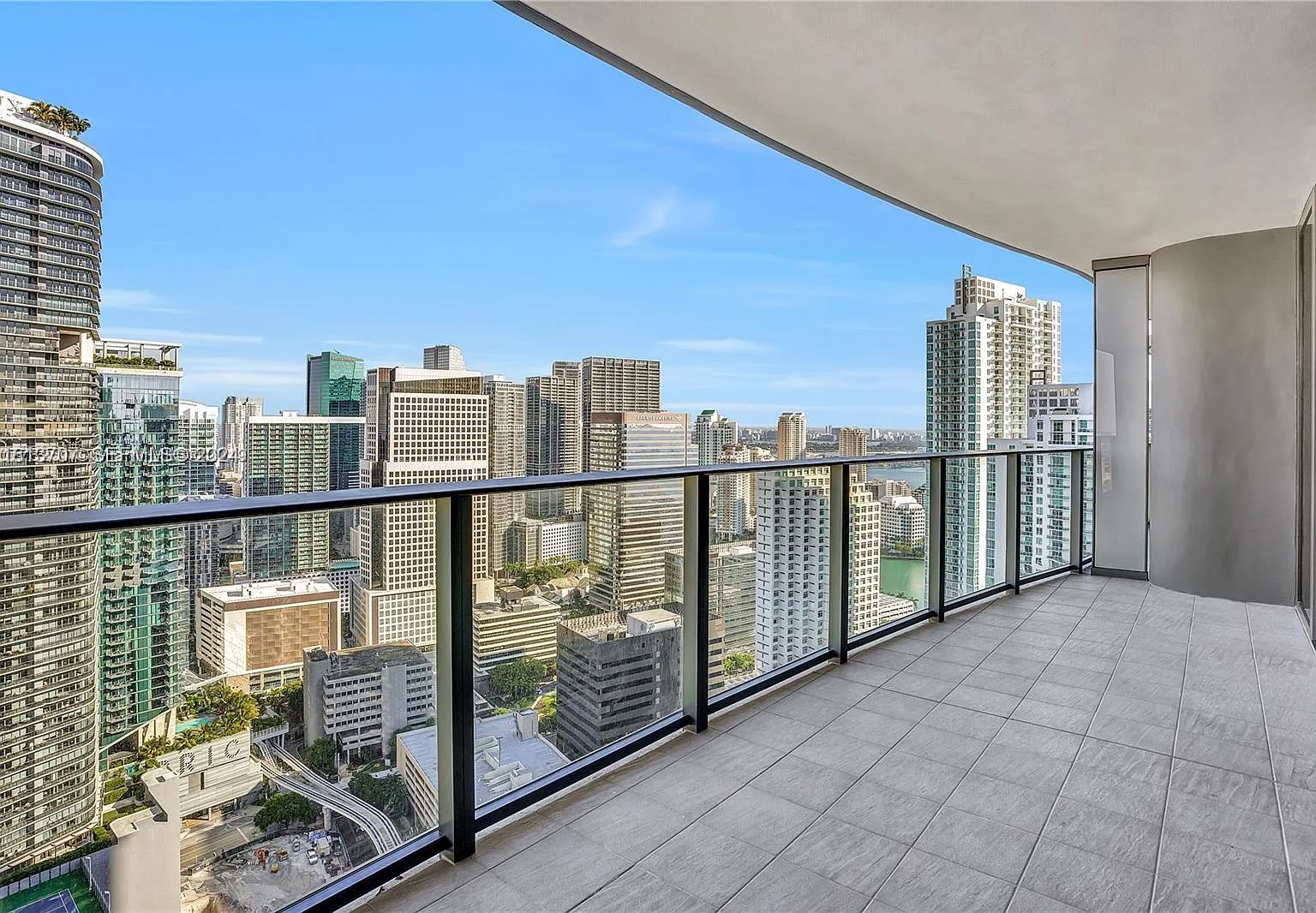 1 bed, 1.5 bath, 870 sqft, $4,750 — Photo 4