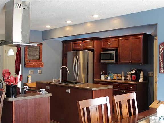 5th image of 855 Standish Dr