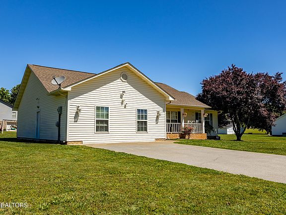 3rd image of 5445 Evergreen Farms Ln