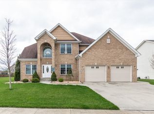 2067 Pawnee Trl, Columbus, IN 47203