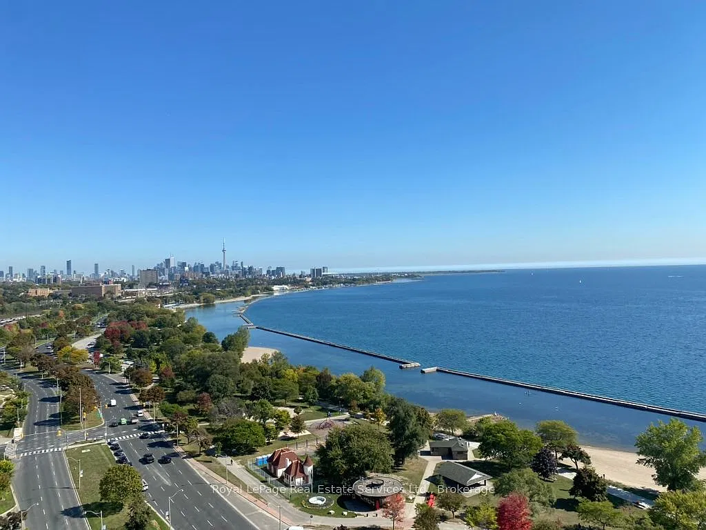 1928 Lake Shore Blvd W — Photo 3