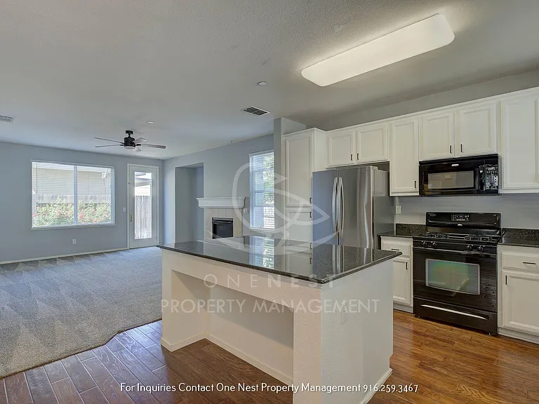 862 Courtyards Loop — Photo 9